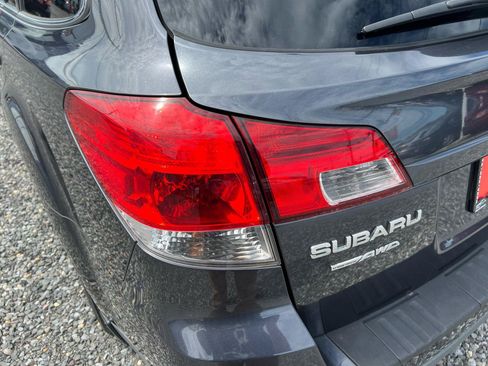 Used 2011 Subaru Outback 2.5i Limited w/ PWR Moonroof Pkg AWD/4WD image 40