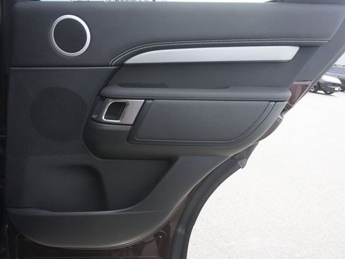 New 2026 Land Rover Discovery Limited Edition image 23