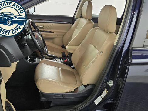 Used 2016 Mitsubishi Outlander SEL AWD/4WD image 27