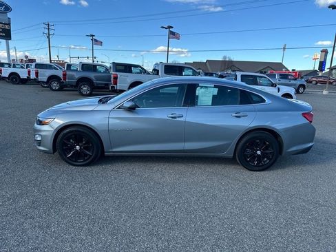 Used 2024 Chevrolet Malibu LT image 2