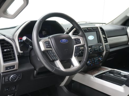 Used 2019 Ford F250 Lariat w/ Lariat Ultimate Package image 9