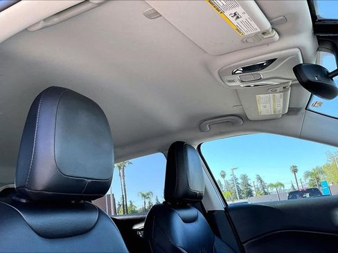 Certified 2021 Jeep Compass Limited image 14