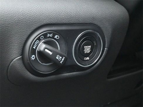 Used 2022 Maserati Levante Modena image 24