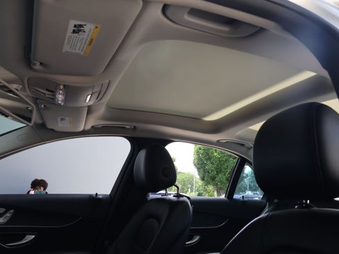Used 2016 Mercedes-Benz C 300 4MATIC Sedan image 29