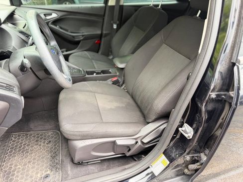 Used 2017 Ford Focus SE FWD image 9