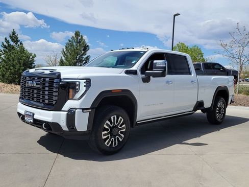 Used 2025 GMC Sierra 3500 Denali Ultimate image 4