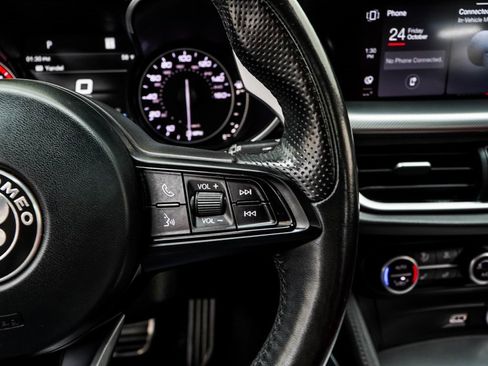 Used 2023 Alfa Romeo Stelvio Veloce image 32