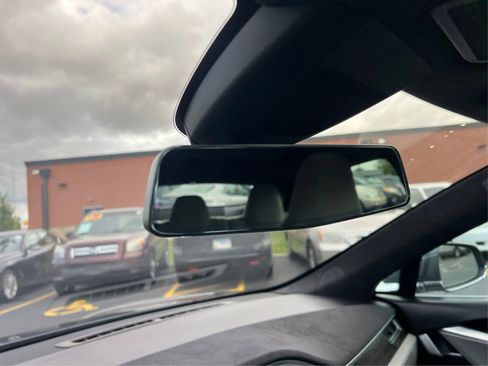 Used 2015 Tesla Model S 70D image 18