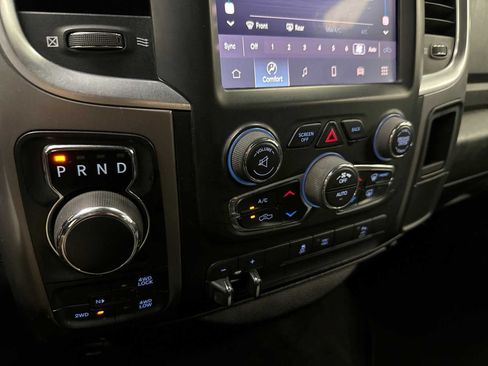 Used 2022 RAM 1500 Classic SLT w/ Electronics Group AWD/4WD image 19