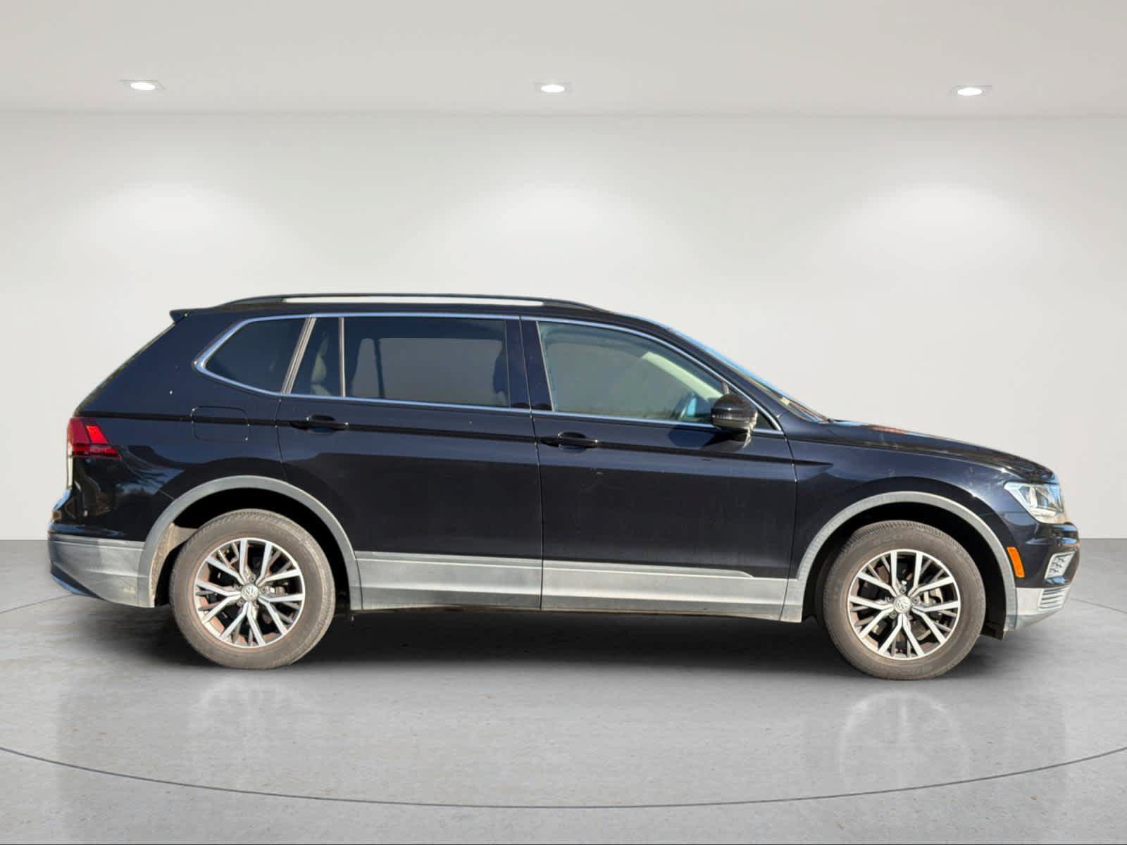 Used 2019 Volkswagen Tiguan SE w/ Panoramic Sunroof Package AWD/4WD image 5