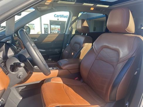 Used 2022 Nissan Pathfinder Platinum w/ Cargo Package image 10