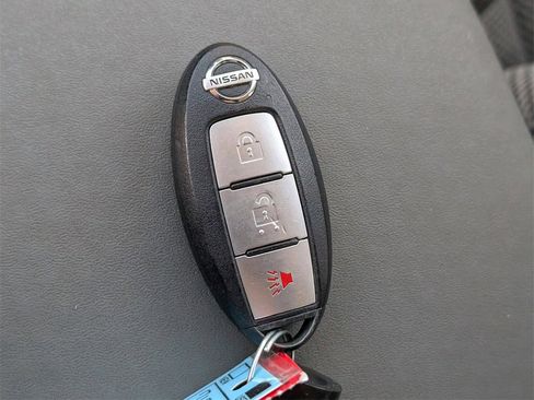 Used 2020 Nissan Frontier SV w/ Midnight Edition Floor Mats image 31