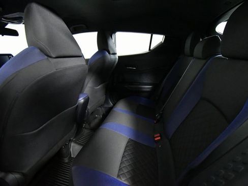 Used 2022 Toyota C-HR image 24