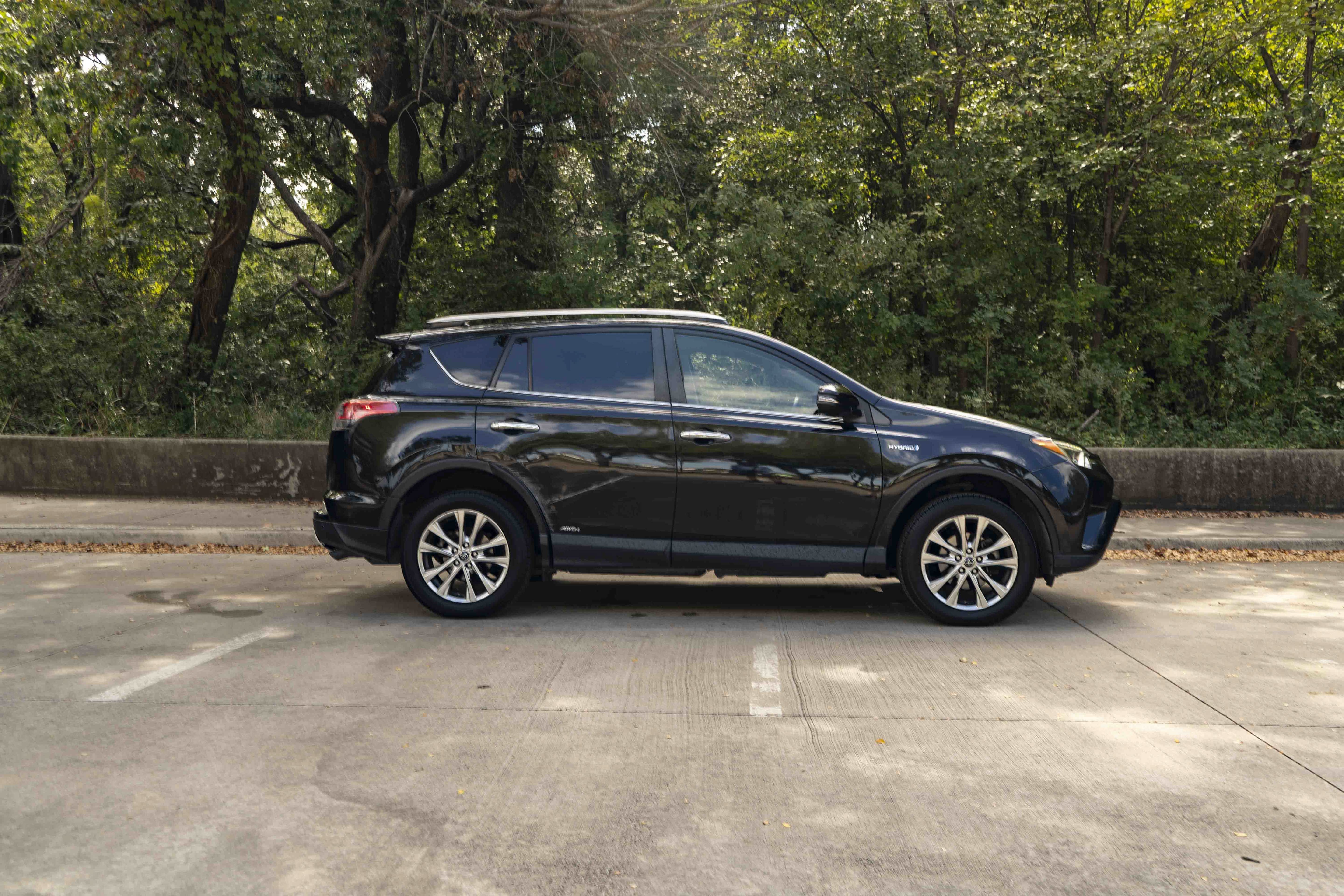 Used 2016 Toyota RAV4 Limited AWD/4WD image 10