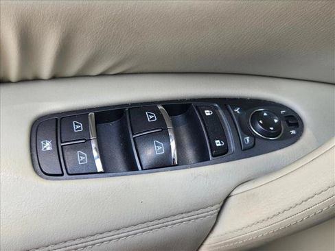 Used 2017 INFINITI QX80 2WD w/ Driver Assistance Package image 9
