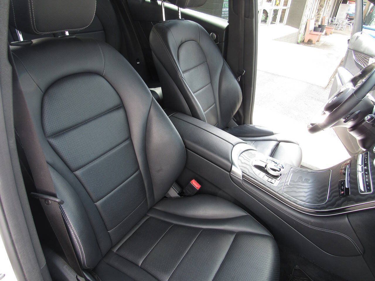 Used 2018 Mercedes-Benz GLC 300 4MATIC image 27