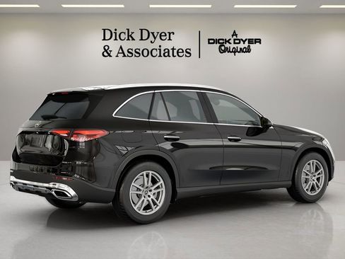 Used 2025 Mercedes-Benz GLC 300 image 9