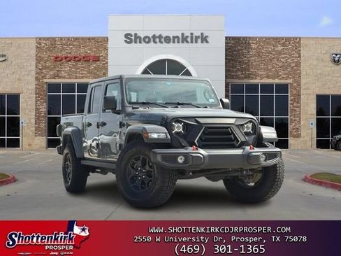 Used 2021 Jeep Gladiator Overland AWD/4WD image 1