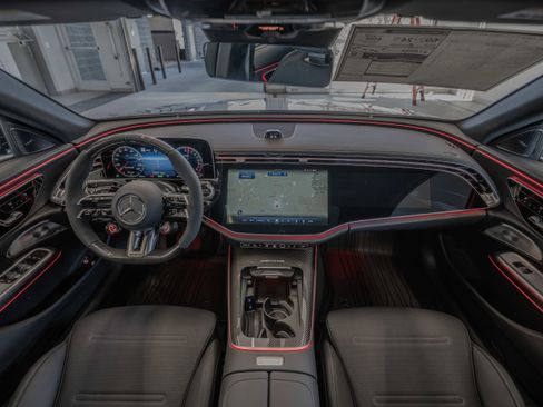 New 2026 Mercedes-Benz E 53 AMG e 4MATIC Sedan image 8