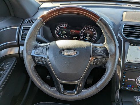 Used 2019 Ford Explorer Platinum image 20