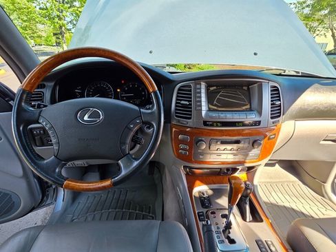 Used 2004 Lexus LX 470 4WD image 38