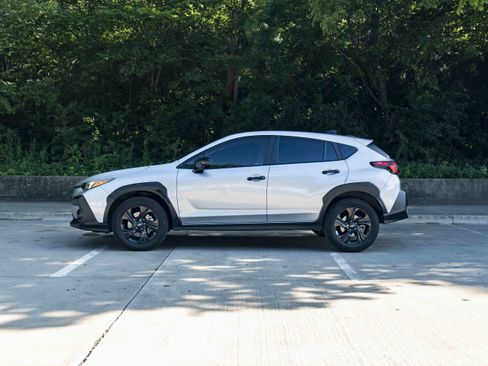 Used 2024 Subaru Crosstrek 2.0i AWD/4WD image 6