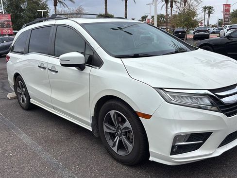 Used 2018 Honda Odyssey Touring image 1
