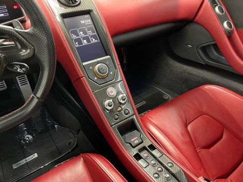 Used 2015 McLaren 650S Spider RWD image 30