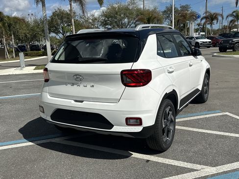 New 2026 Hyundai Venue SEL image 7