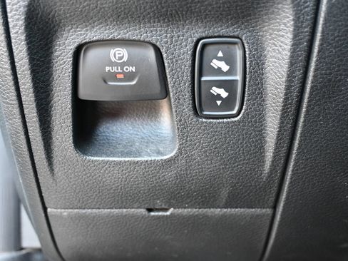 Used 2025 RAM 1500 Big Horn AWD/4WD image 9