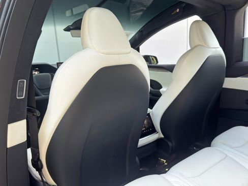 Used 2022 Tesla Model X AWD/4WD image 41