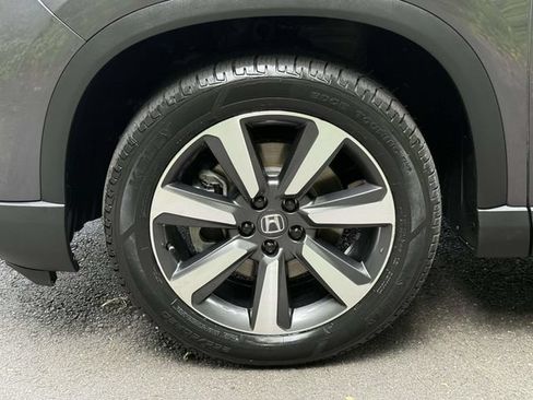 Used 2023 Honda Pilot Touring image 8