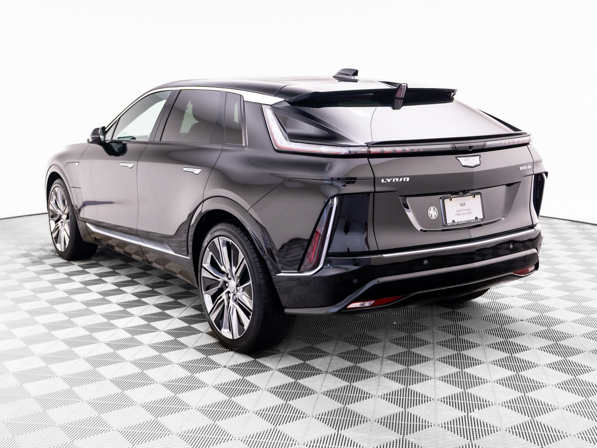 Used 2025 Cadillac Lyriq Luxury w/ LPO, Floor Liner Package AWD/4WD image 3