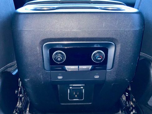 Used 2021 Chevrolet Suburban Z71 AWD/4WD image 39