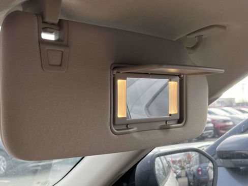 Used 2022 Ford Explorer XLT w/ Equipment Group 202A image 9