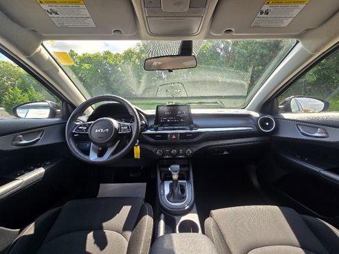 Used 2024 Kia Forte LXS FWD image 16