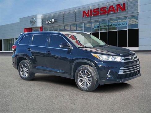 Used 2019 Toyota Highlander XLE image 1