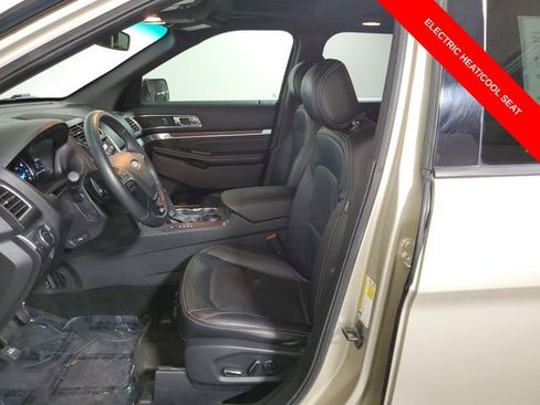 Used 2017 Ford Explorer Limited w/ Equipment Group 301A image 10