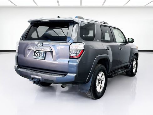 Used 2021 Toyota 4Runner SR5 Premium w/ Moonroof Package RWD image 4