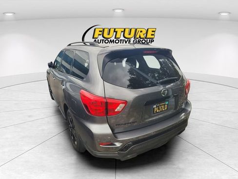 Used 2018 Nissan Pathfinder SL w/ Midnight Edition Package AWD/4WD image 4