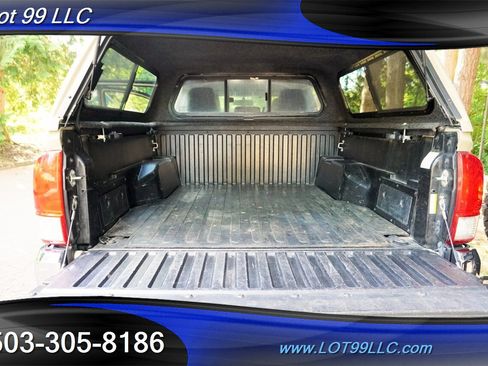 Used 2017 Toyota Tacoma SR5 w/ Tow Package AWD/4WD image 16