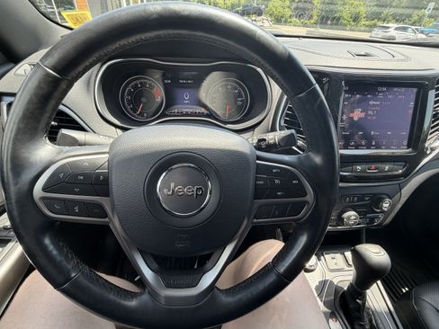 Used 2020 Jeep Cherokee High Altitude AWD/4WD image 7