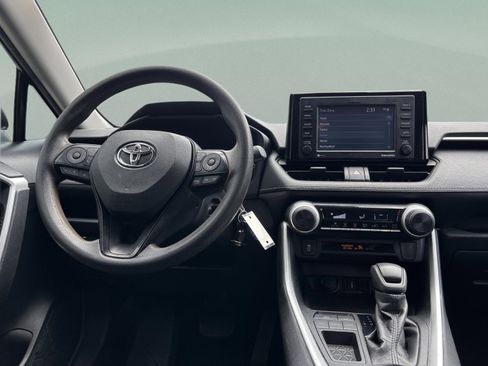 Used 2021 Toyota RAV4 LE FWD image 20