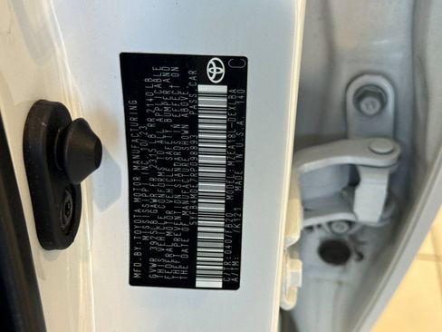 Used 2024 Toyota Corolla LE FWD image 16
