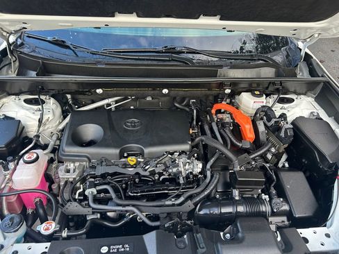 Used 2022 Toyota RAV4 SE image 29