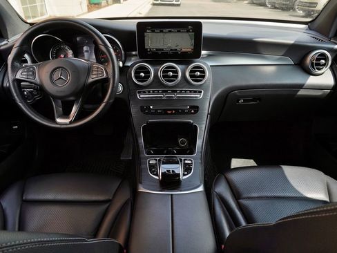Used 2018 Mercedes-Benz GLC 300 4MATIC image 9