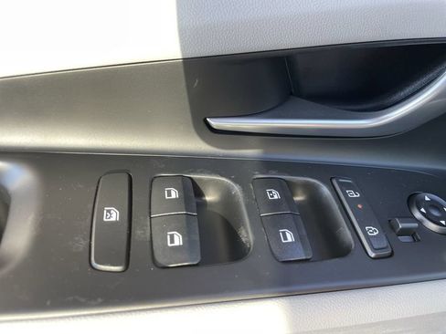 New 2026 Hyundai Elantra Limited FWD image 19