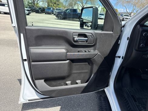 Used 2024 Chevrolet Silverado 2500 W/T w/ WT Convenience Package image 12