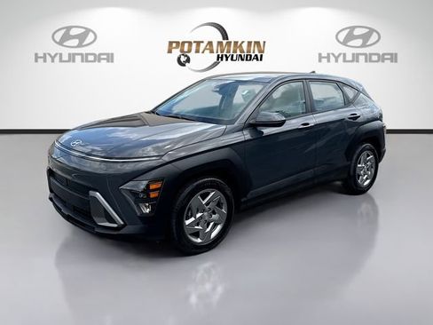Certified 2024 Hyundai Kona SE image 1