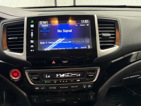 Used 2016 Honda Pilot Touring image 31